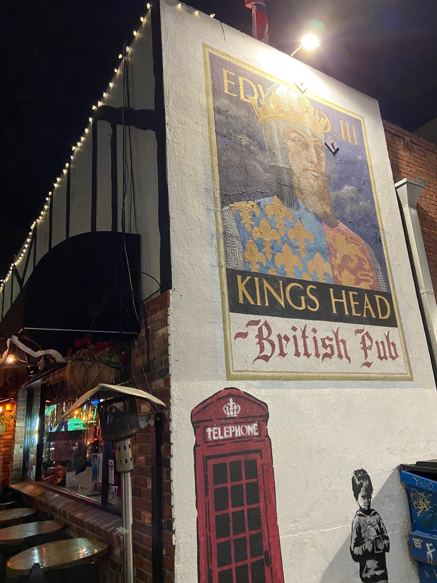 Ye Olde King's Head, a bar in Santa Monica
