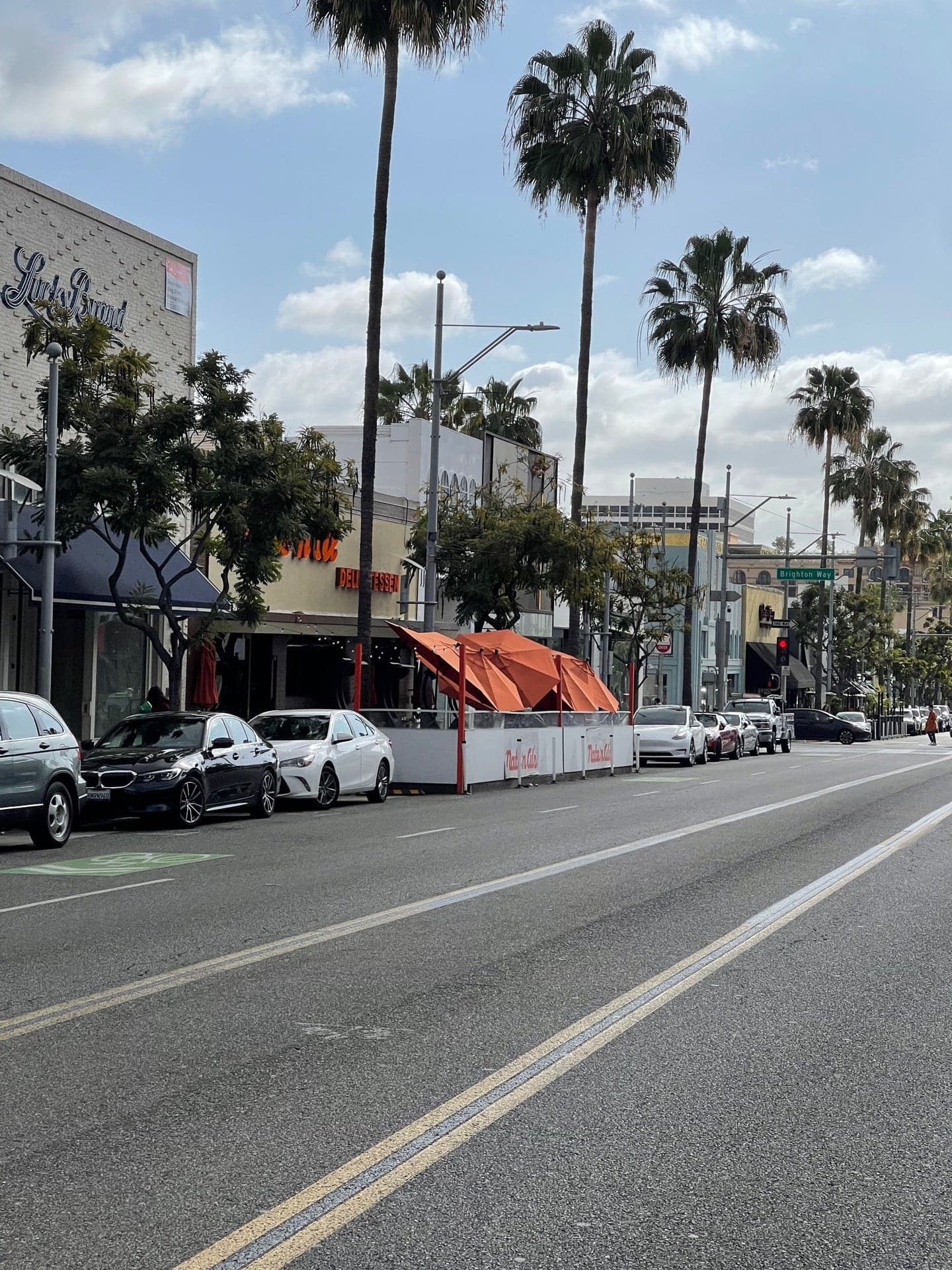 Nate'n Al's, a restaurant in Beverly Hills