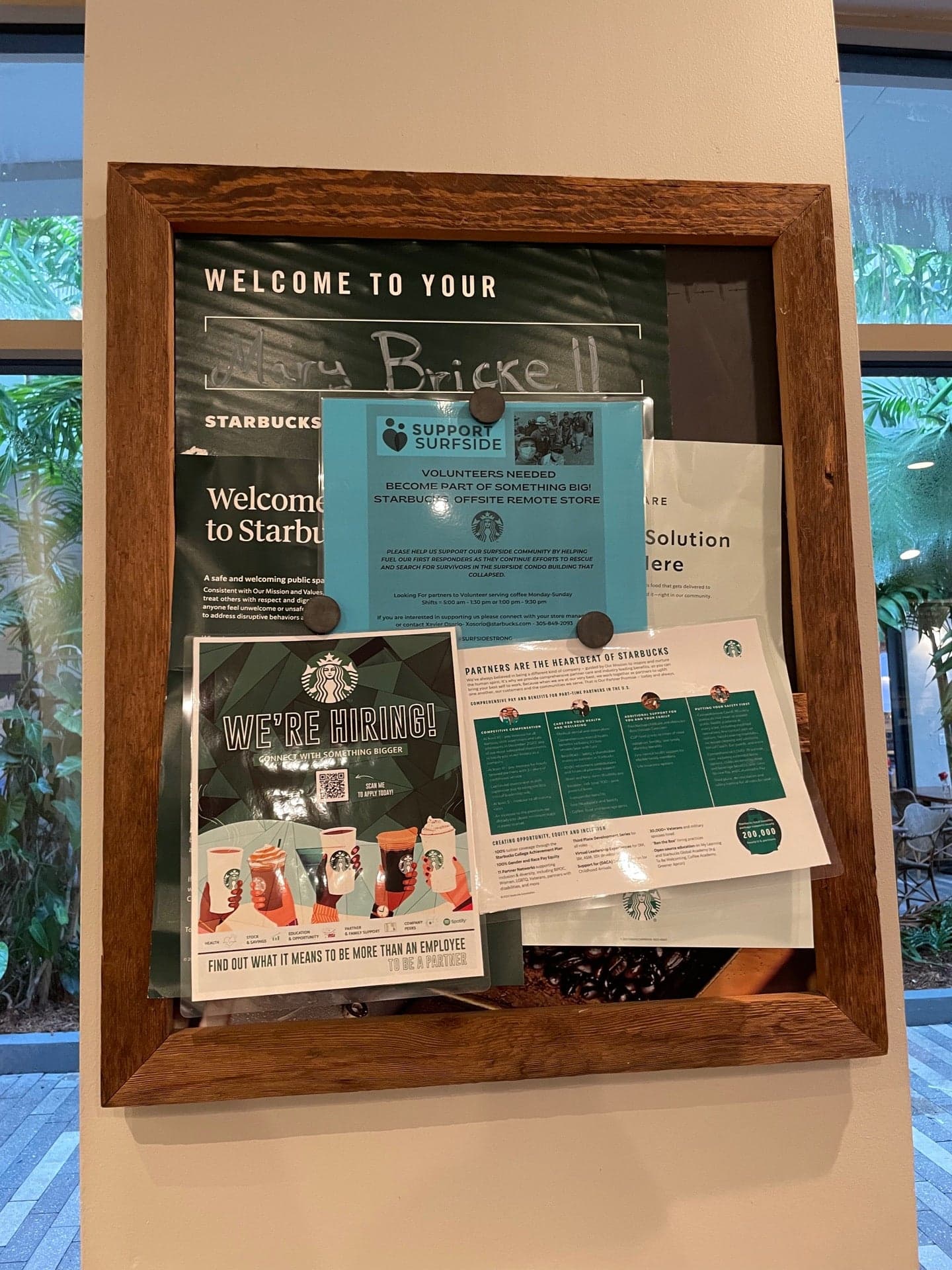 Starbucks, a restaurant in Miami